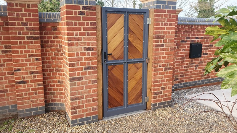 colby side gate 1
