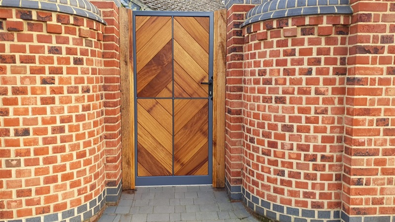 colby side gate 2