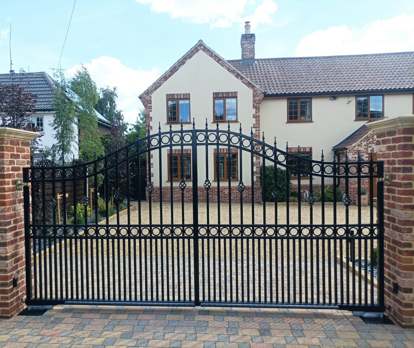 gate howes 2