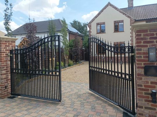 gate howes